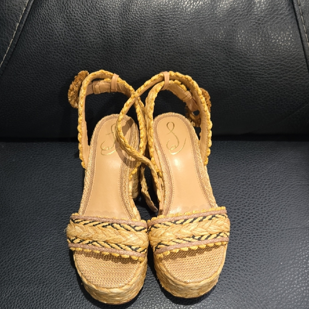 Jessica Simpson Stylish Tan Woven Women's Sandals